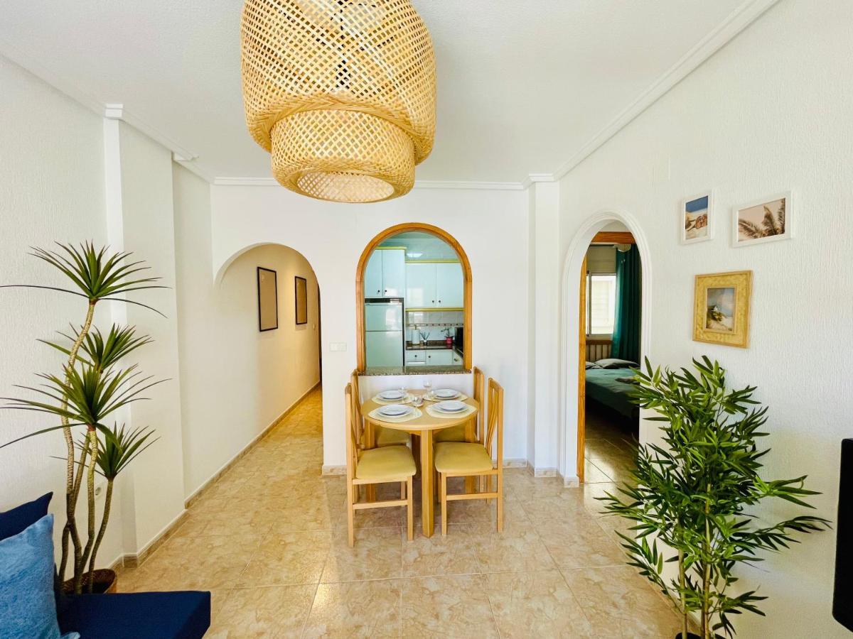 El Papagayo Apartment 2 Mins Walking To The Beach Torrevieja Exterior foto